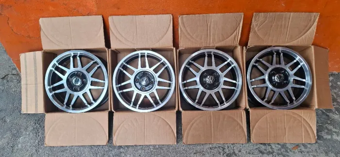 Jogo de Rodas Aro 15 Volkswagen Gol, Voyage, Parati, Saveiro, Passat e UP_Aceito Cartão e 