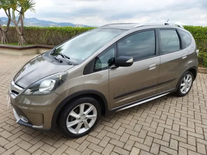 Honda Fit Twist 1.5 Flex 16V 5P Aut. 2014