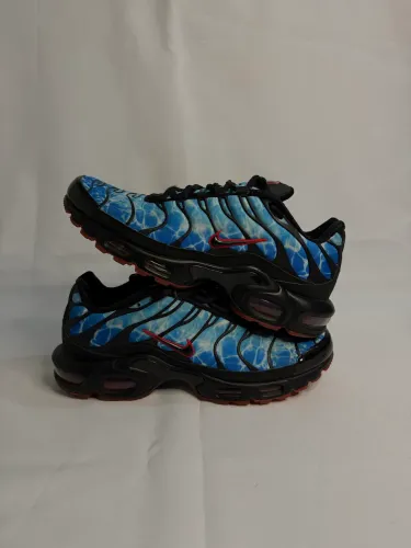 Air max plus tn shark attack