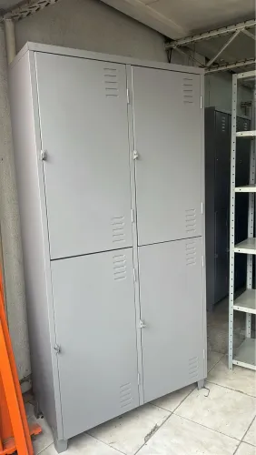 armário insalubre 4 portas