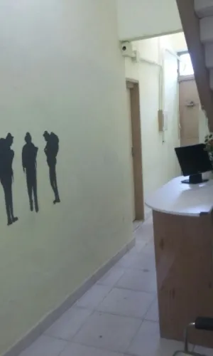 Sociedade de Hostel, ou Colaborador
