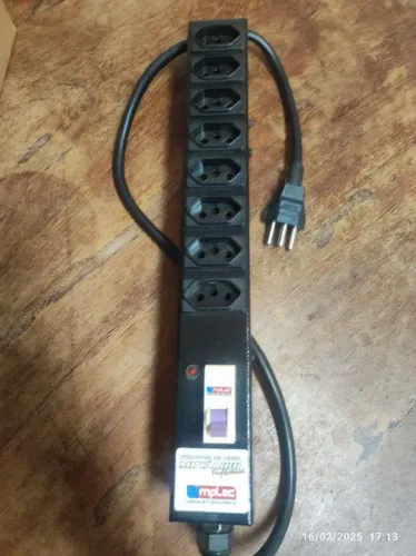 Extensor de tomada 6 tomadas 20A