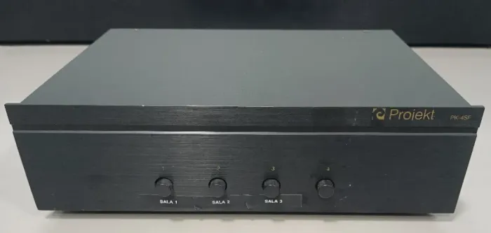Seletor de Caixa Acústica Projekt PK 4SF para ambiente.
