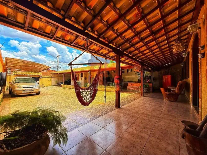 Casa disponível para venda. 4 quartos | Área gourmet | 7 vagas | Sauna, Copacabana - Belo