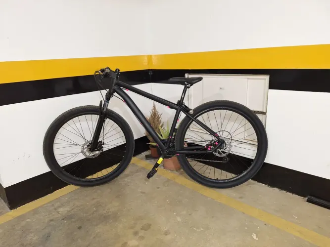Vende se bicicleta semi nova 