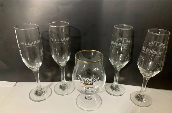 Conjunto com 5 taças de cristal - modelos variados - para vinho /champanhe/cerveja  