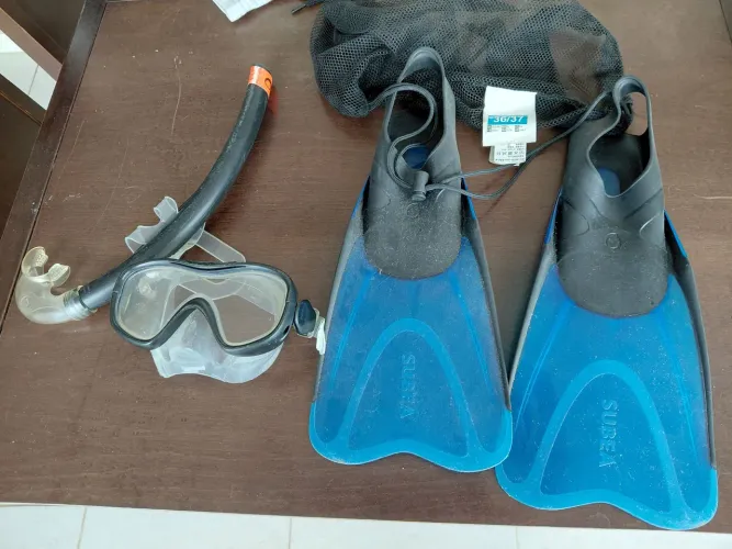 Kit pé de pato tamanho 35, óculos e snork