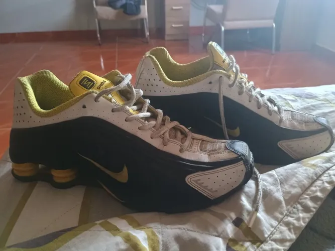 Nike show R4