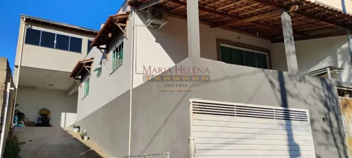 Casa em Caxambu, no bairro Thalismã, à venda.