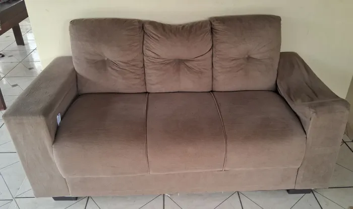 Sofá 3 lugares com avaria no braço