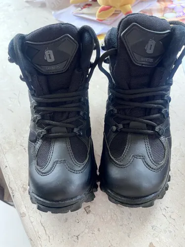 BOTA INVICTUS - TRACTOR HIKING - PRETA