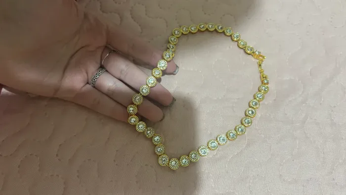 Colar dourado Elos