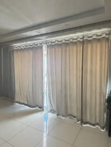 Vendo Cortina em Linho medidas 2,15 de altura por 5m de comprimento - segue junto o varão