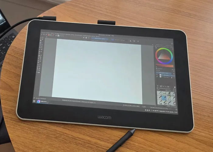 Mesa Digitalizadora com Tela Wacom One DTC133