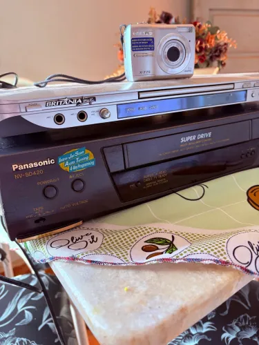 Aparelho de dvd e vhs antigo 