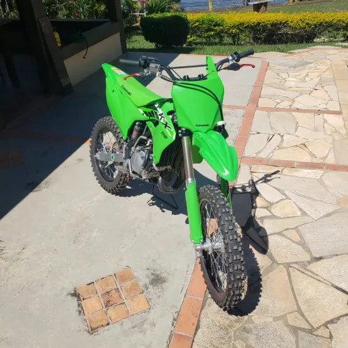 Motos Kawasaki KX 112 no Brasil