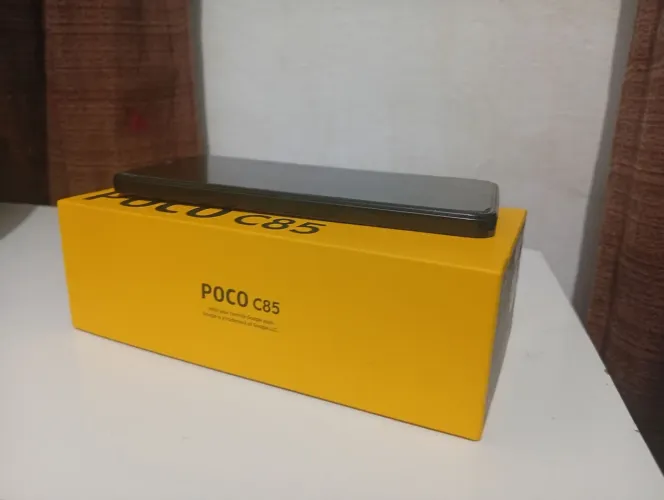 Poco c65 pra retirada de peça ou conserto 