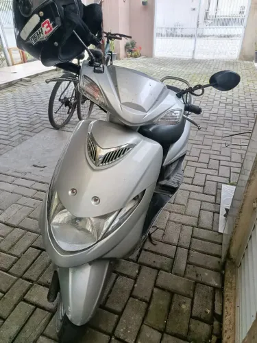 Scooter Burgman Automática 