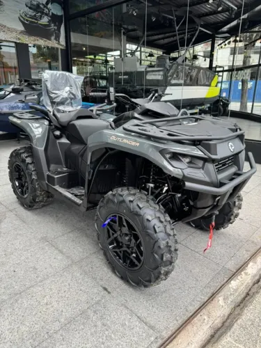 BRP Can-Am Outlander MAX Xt 700 4x4 Quadrociclo 2027