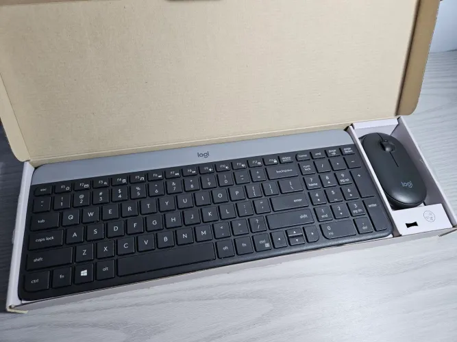 Combo logitech mk470 teclado e mouse