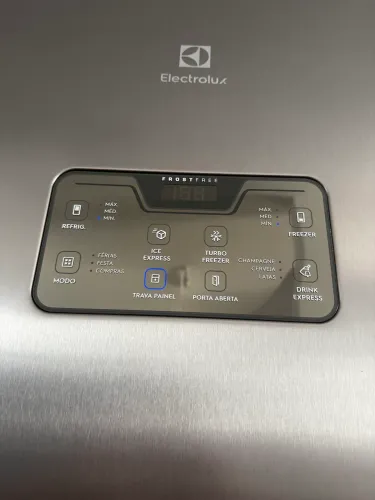 Geladeira Electrolux Frost Free Inverter 454L Efficient Inverse inox 