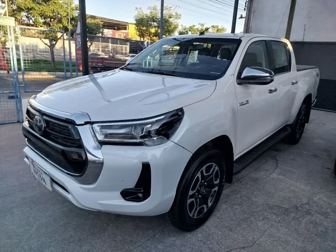 Toyota Hilux CD SRX 4X4 2.8 TDI 16V Diesel Aut. 2021