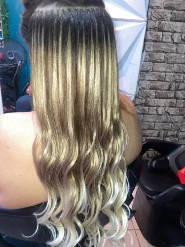 Cabelos mas aplicação de mega HAIR