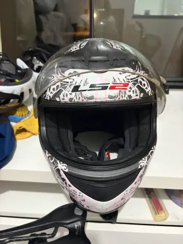 Capacete LS2 Tam 56 - proteção segura !