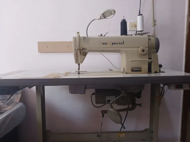 Máquina Reta Industrial.