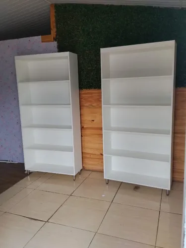 EXPOSITOR CM PRATELEIRAS MDF NOVO