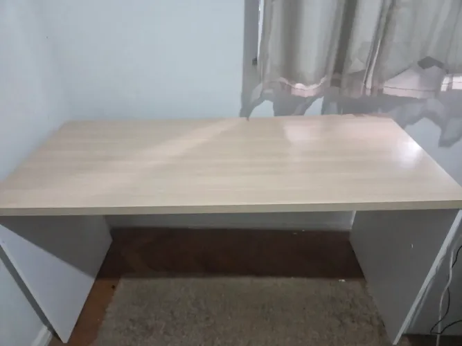 Mesa de Escritório 1.40x0.60 (Tampo 30mm) - Retirada na Tijuca