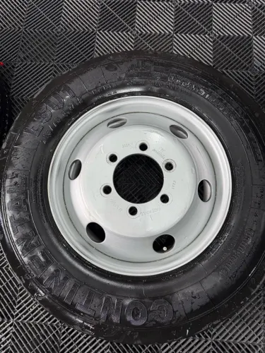 Vendo Pneus e Roda