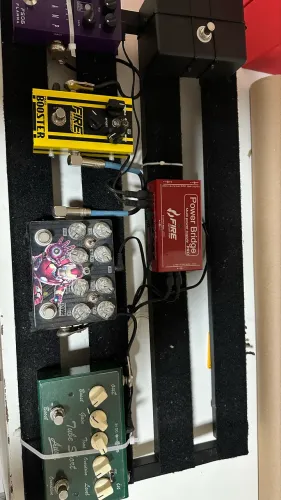 Pedais de guitarra