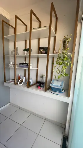 Estante de sala ou clínica
