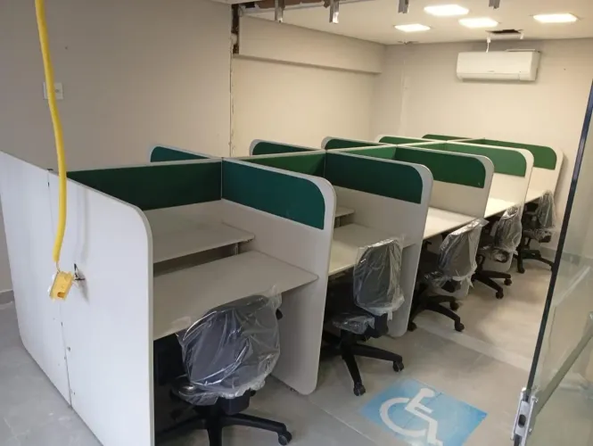 Baias Call Center NR17 Semi novas