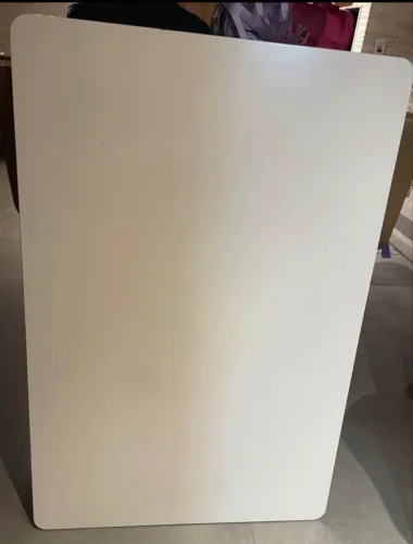 Mesa retangular e cadeiras 