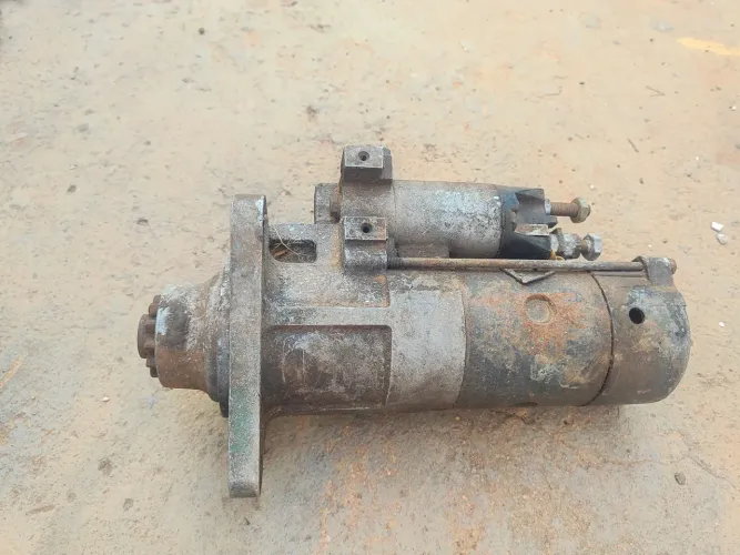 Motor de partida do FH 540 revisado