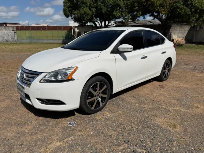Nissan Sentra SL 2.0/ 2.0 Flex Fuel 16V Aut. 2016