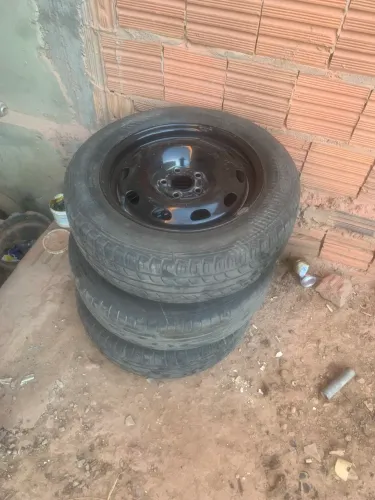 Aro 15 de ferro com peneus 5/100