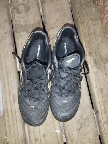 Vendo chuteira pênalty número 35. Barbada. *