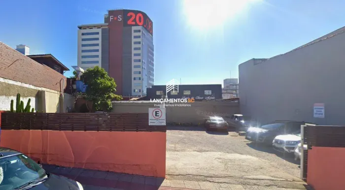 Terreno comercial no Estreito