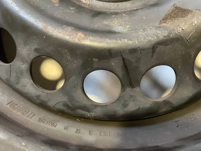 Roda Aro 15 quatro furos 