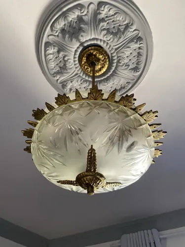 Lustre pendente em bronze maciço e cúpula de vidro