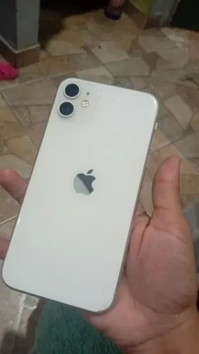 Iphone 11 - 900 reais 