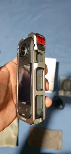 Câmera insta 360 x5 zerada