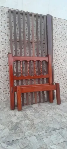 Cama madeira maciça de solteiro