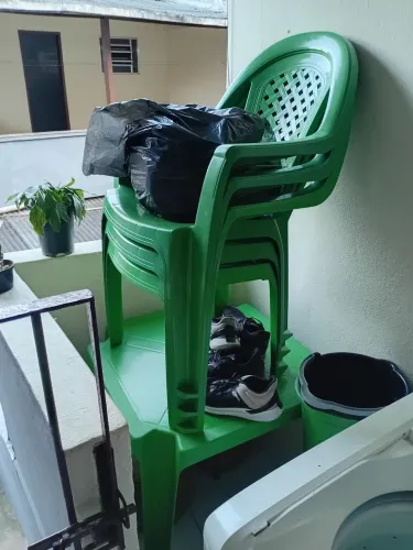 Mesa e cadeira