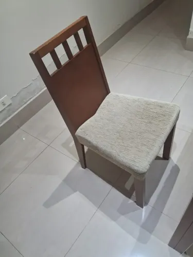 4 cadeiras estofadas para sala de jantar