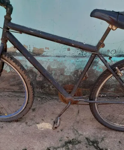 Vendo essa bicicleta por apenas 100 reais