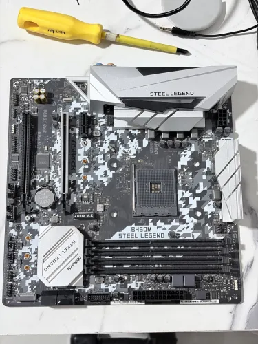 Placa-Mãe ASRock B450M Steel Legend com defeito